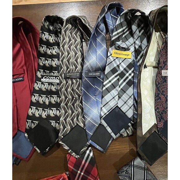 Lot of 16 Neck Ties Neck Tie Mixed Silk & Poly  3-Handkerchiefs Pocket Squares - Picture 8 of 12